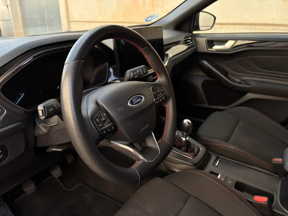 Ford Focus SportBreak ST-Line 1.0 EcoBoost 125 CV MHEV 2024, foto 20 de 39