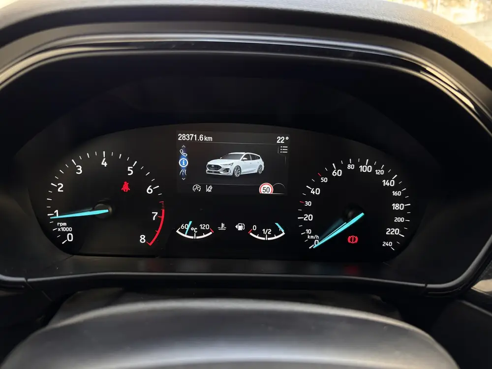 Ford Focus SportBreak ST-Line 1.0 EcoBoost 125 CV MHEV 2024, foto 21 de 39