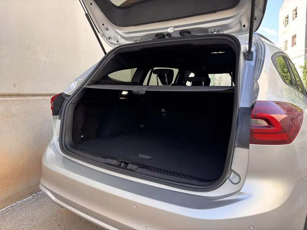 Ford Focus SportBreak ST-Line 1.0 EcoBoost 125 CV MHEV 2024, foto 37 de 39